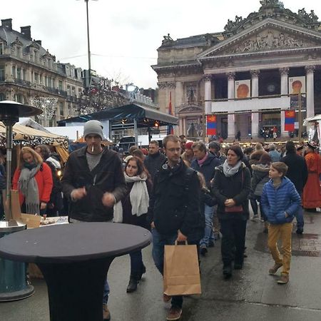 Les Pieds A La Grande Place Bruxelles Esterno foto